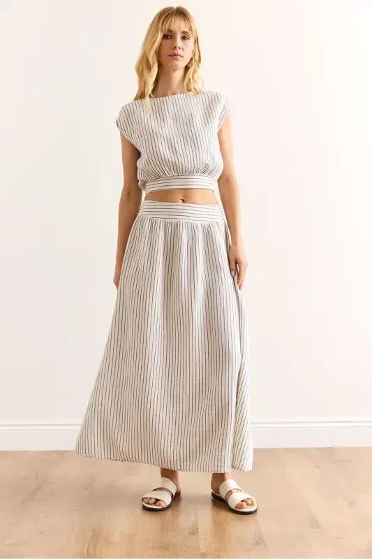 Kadın Mavi Çizgili Sırtı Damla Altı Bantlı Çizgili Crop Müslin Bluz BLZ-19002990-Mavi Çizgili - 5