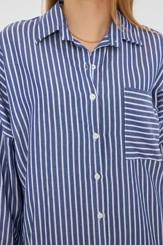 Kadın Mavi Çizgili Uzun Kol Cep Detaylı Sırtı Pileli Oversize Gömlek ARM-25K001069-Mavi - 4