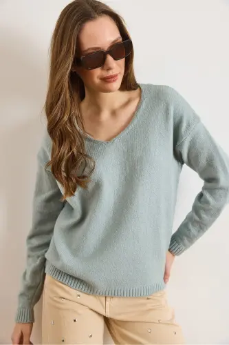 Kadın Mint Yeşili V Yaka Yumuşak Dokulu Triko Kazak KZK-19000598-Mint Yeşili - 1
