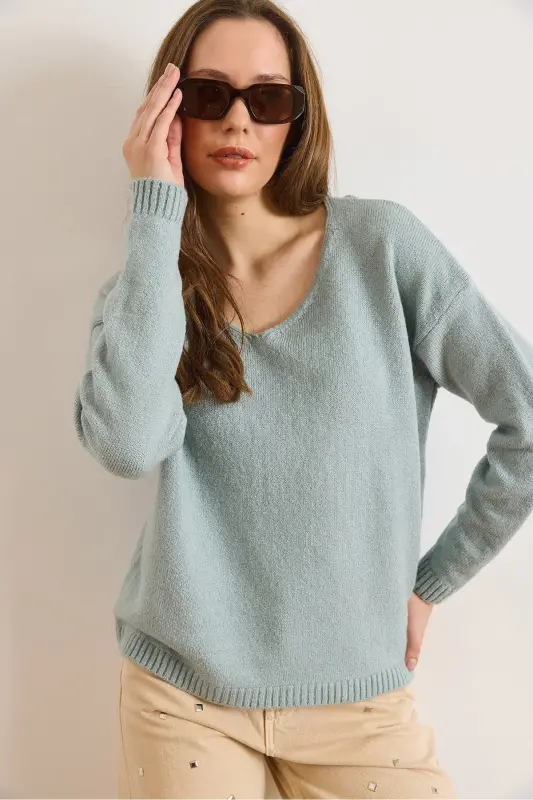 Kadın Mint Yeşili V Yaka Yumuşak Dokulu Triko Kazak KZK-19000598 - Mint Yeşili - 4