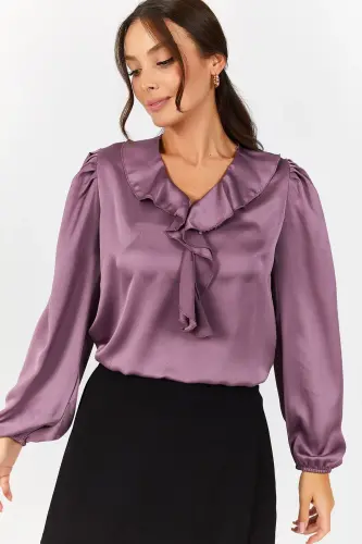 Kadın Mor Yakası Fırfırlı Omuzu Büzgülü Kolu Lastikli Pamuk Saten Bluz ARM-22K001059-Mor - 3