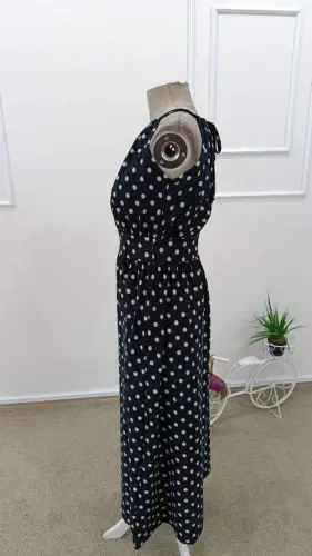 Kadın Omuzlardan Açık Boyundan Bağlamalı Puantiyeli Uzun örme Krep Elbise - 7