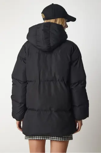Kadın Oversize Şişme Mont Kapüşonlu - 4 Cep Detaylı Fermuarlı Kışlık Günlük Mont-Siyah4cp - 4