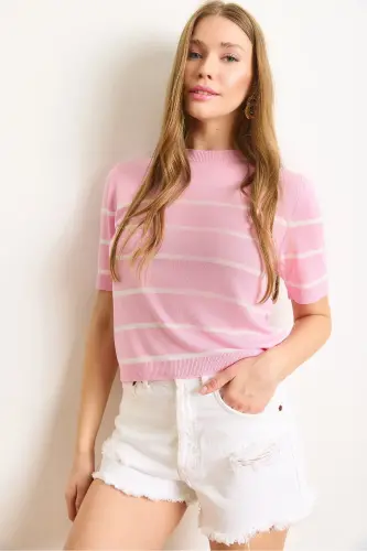Kadın Pembe Beyaz Çizgili Viskon Dökümlü Triko Bluz BLZ-19002985 - Pembe Beyaz 