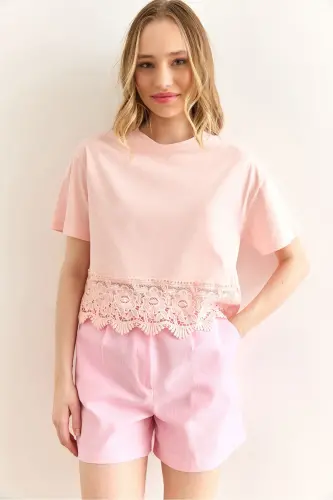 Kadın Pembe Eteği Güpür Detaylı Tişört TSH-19000873 - Pembe 