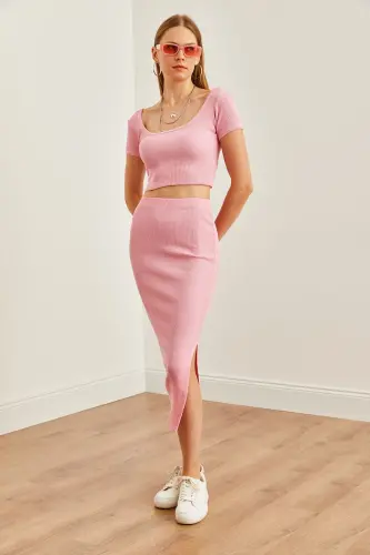 Kadın Pembe Havuz Yaka Crop Bluz Yırtmaçlı Kalem Etek Takım TKM-19000300-Pembe - 3