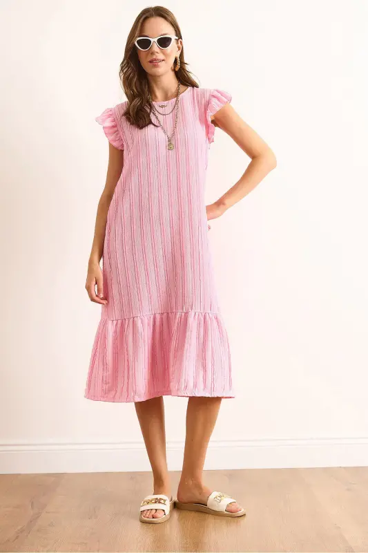 Kadın Pembe Kol Etek Fırfırlı Dokulu Midi Elbise ELB-19002364-Pembe - OLALOOK