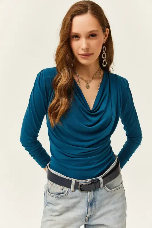 Kadın Petrol Mavisi Vatkalı Pileli Degaje Yaka Bluz BLZ-19002419-Petrol Mavisi - OLALOOK