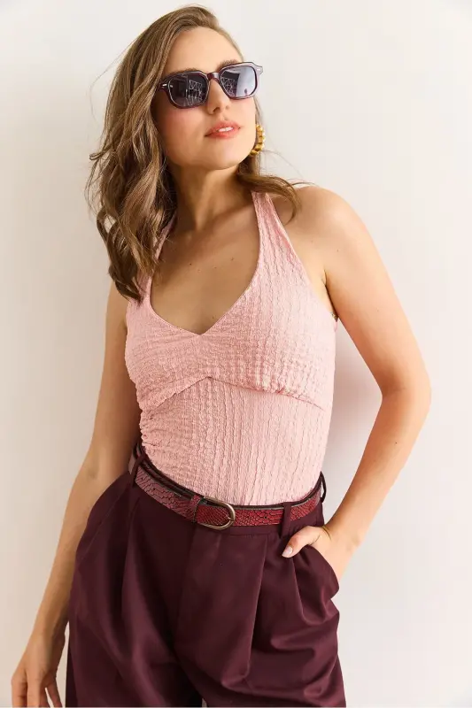 Kadın Pudra Halter Yaka Önü Astarlı Dokulu Crop Bluz BLZ-19003012-Pudra - 4