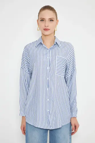 Kadın Saks Çizgili Uzun Kol Cep Detaylı Sırtı Pileli Oversize Gömlek ARM-25K001069-Saks - ARMONIKA (1)