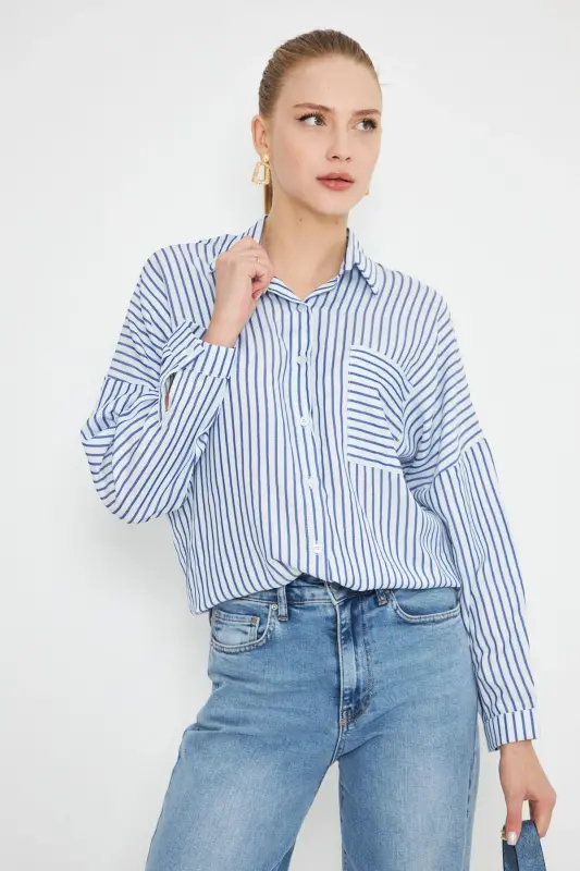 Kadın Saks Çizgili Uzun Kol Cep Detaylı Sırtı Pileli Oversize Gömlek ARM-25K001069-Saks - 3