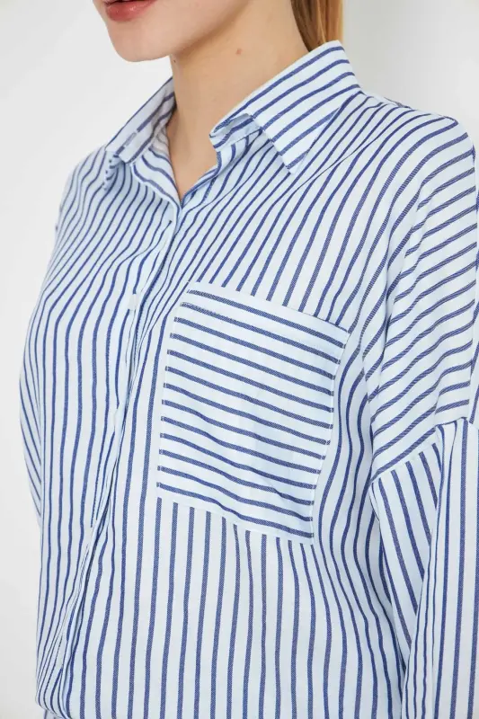 Kadın Saks Çizgili Uzun Kol Cep Detaylı Sırtı Pileli Oversize Gömlek ARM-25K001069-Saks - 4