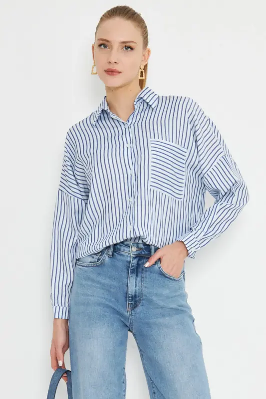 Kadın Saks Çizgili Uzun Kol Cep Detaylı Sırtı Pileli Oversize Gömlek ARM-25K001069-Saks - ARMONIKA