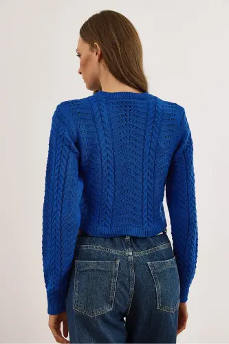 Kadın Saks Mavi Dalga Örgüllü Crop Triko Kazak KZK-19000822 - Saks Mavi - OLALOOK (1)