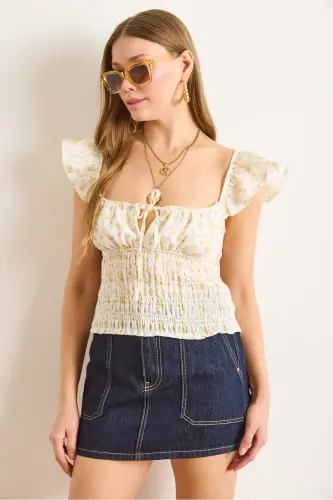 Kadın Sarı Gipeli Bağcık Detaylı Crop Keten Görünümlü Bluz BLZ-19002973-Sarı - 2