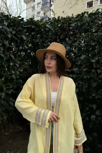 Kadın Sarı Müslin Kumaş, Hasır Şerit Detaylı Salaş Kimono Ceket - Yeşil - NEW LAVİVA (1)