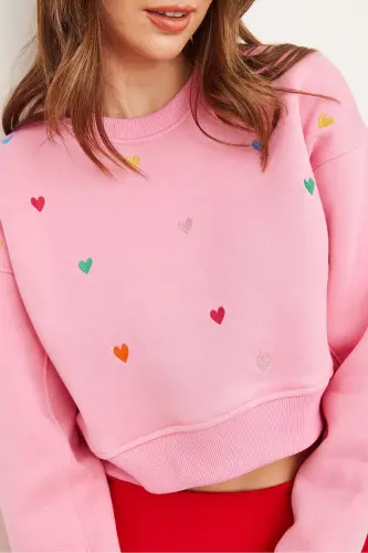 Kadın Şeker Pembe Kalp Nakışlı Şardonlu Crop Kalın Sweatshirt SWT-19000662 - Şeker Pembe - 4
