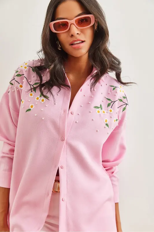 Kadın Şeker Pembe Nakışlı İncili Yün Efektli Oversize Kışlık Gömlek GML-19001159-Şeker Pembe - 1