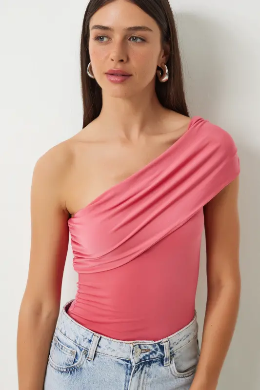 Kadın Şeker Pembe Tek Omuz Büzgülü Örme Bluz DZ00112 - Şeker Pembe - 1