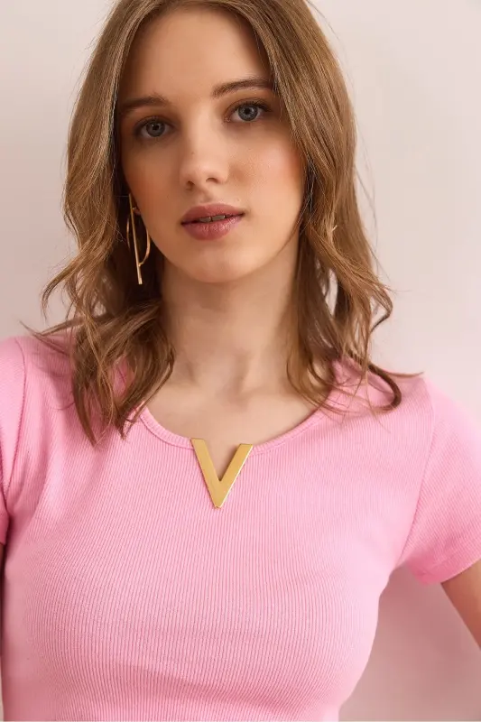 Kadın Şeker Pembe V Metal Detaylı Esnek Pamuk Bluz BLZ-19002921 - Şeker Pembe - 5