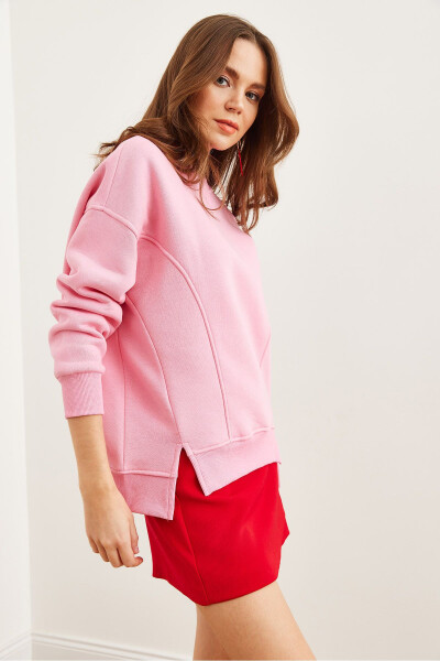 Kadın Şeker Pembe Yaka Dikiş Detaylı Yırtmaç Detaylı Şardonlu Sweatshirt SWT-19000682 - 4