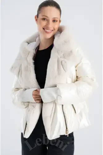 Kadın Şişme Mont - Puffer Mont Kışlık Kürklü Mont Kapüşonlu Kış Montu-Krem Beyaz Şişme Mont Kürklü Kapüşonlu - 2