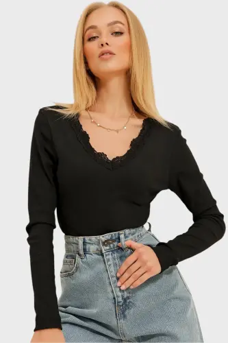 Kadın Siyah Arka Ön V Yaka Dantel Detaylı Bluz ALC-X11246-SİYAH - 3