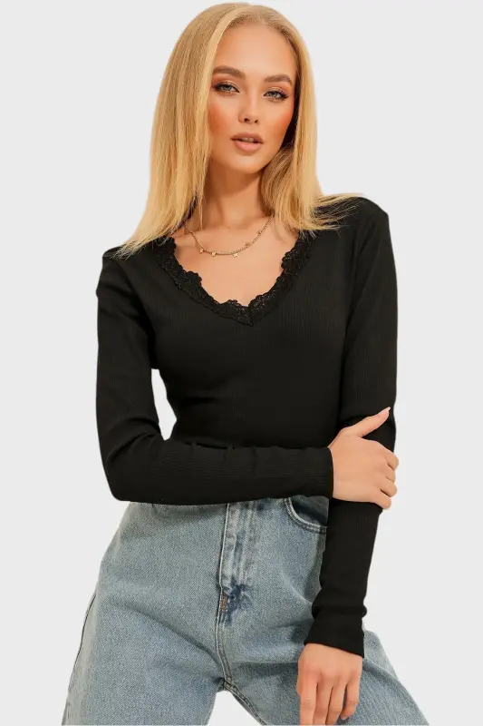 Kadın Siyah Arka Ön V Yaka Dantel Detaylı Bluz ALC-X11246-SİYAH - 4