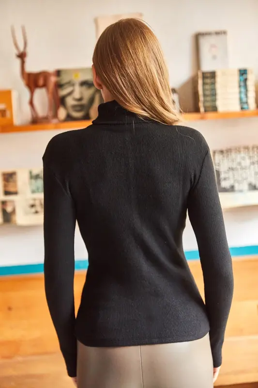 Kadın Siyah Balıkçı Yaka Parmak Detaylı Likralı Crop Bluz BLZ-19001644-Siyah - 2