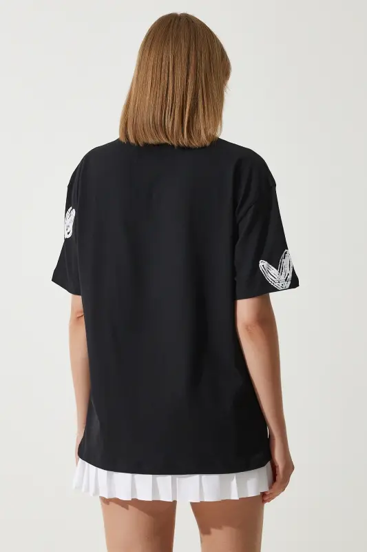 Kadın Siyah Beyaz Kalp Baskılı Oversize Pamuklu T-Shirt BP00165-Siyah Beyaz - 6