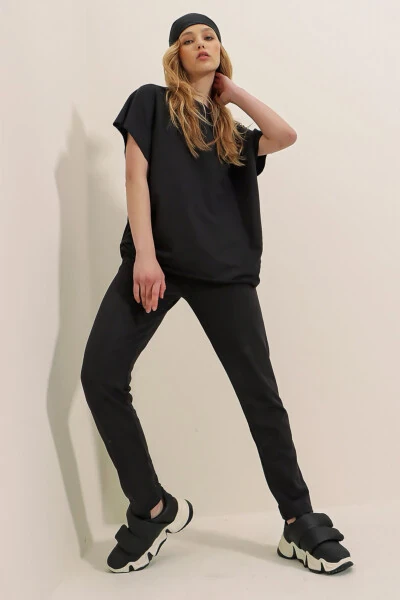 Kadın Siyah Bisiklet Yaka Rahat Kalıp Eşofman Takım ALC-X5885-SİYAH - Modazone