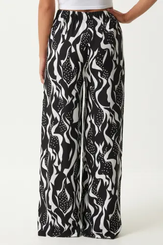 Kadın Siyah Canlı Beyaz Desenli Dökümlü Viskon Palazzo Pantolon EN00606-Siyah Canlı Beyaz - 6