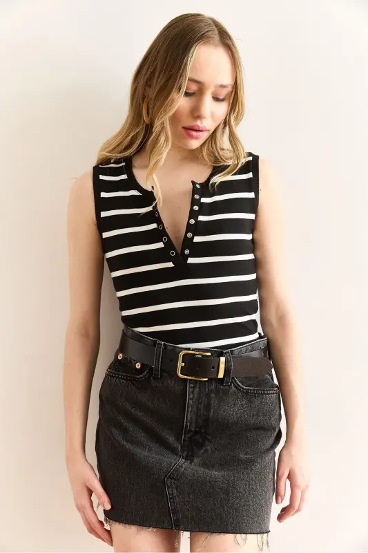 Kadın Siyah Çıtçıtlı Çizgili Esnek Crop Bluz Blz-19002994 - Siyah - 5
