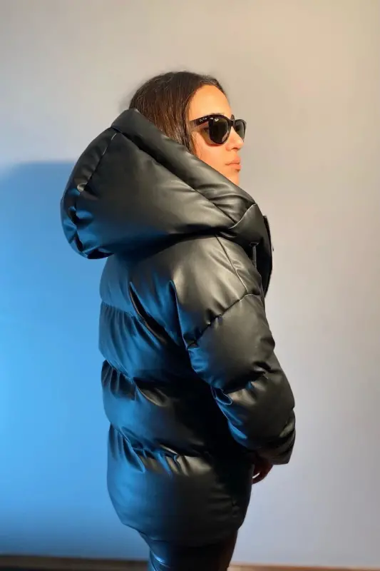 Kadın Siyah Deri Kapüşonlu Şişme Mont-Siyah1 - 4