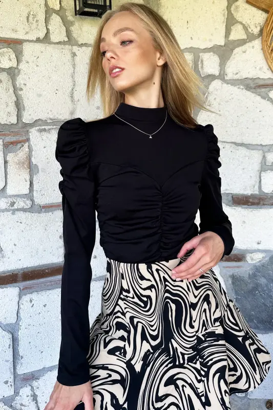 Kadın Siyah Dik Yaka Prenses Kol Önü Büzgü Detaylı Crep Örme Bluz Alc-X11010-SİYAH - TREND ALAÇATI STILI