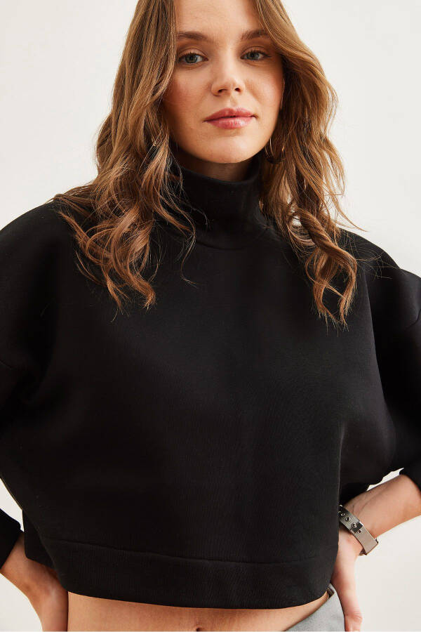 Kadın Siyah Dik Yaka Yarasa Crop Şardonlu Sweatshirt SWT-19000679 - Siyah - 4
