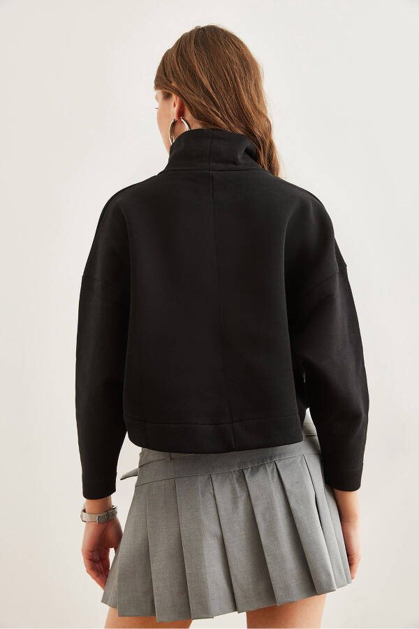 Kadın Siyah Dik Yaka Yarasa Crop Şardonlu Sweatshirt SWT-19000679 - Siyah - 5