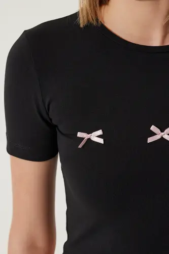 Kadın Siyah Fiyonk Detaylı Crop T-Shirt MC00279 - Siyah - 4