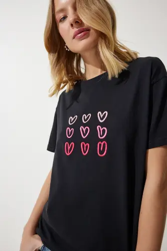 Kadın Siyah Kalp Nakışlı Pamuklu T-Shirt MP00026-Siyah - 3