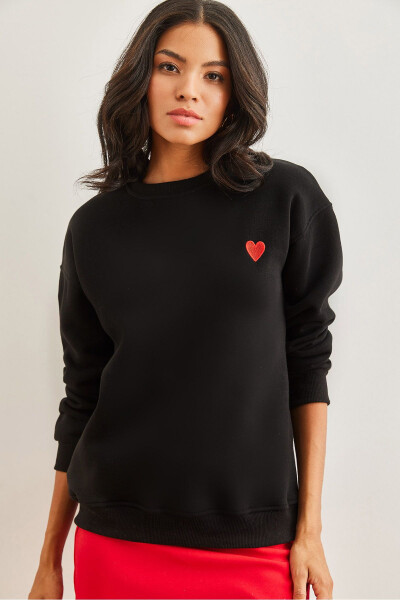 Kadın Siyah Kalp Nakışlı Şardonlu Kalın Sweatshirt SWT-19000685 - Siyah - 1