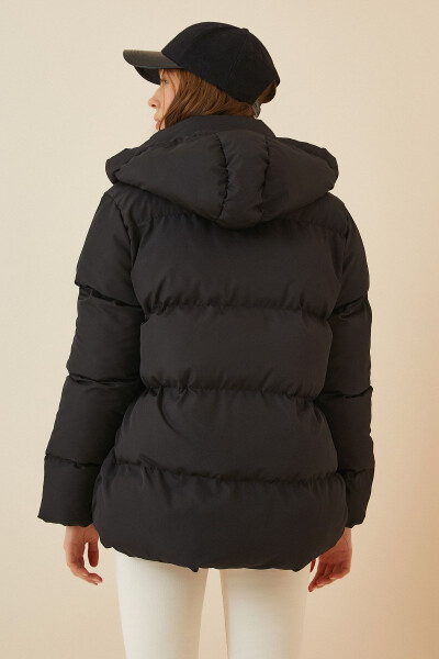 Kadın Siyah Kapüşonlu Oversize Şişme Mont RV00001 - 4