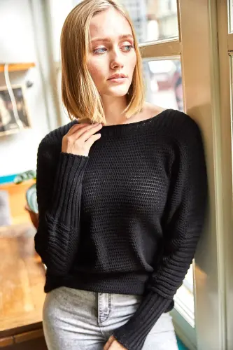 Kadın Siyah Kol Detaylı Petek Örgü Kazak KZK-19000399-Siyah - 4