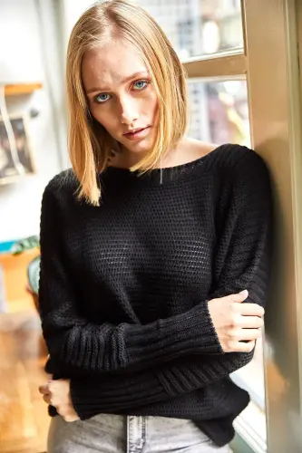 Kadın Siyah Kol Detaylı Petek Örgü Kazak KZK-19000399-Siyah - 3