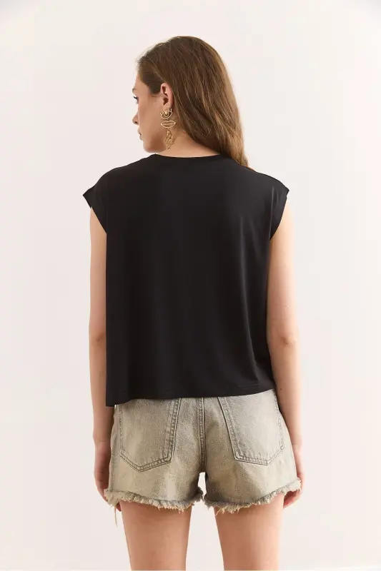 Kadın Siyah Kolsuz Crop Dökümlü Top Bluz Blz-19002931 - Siyah - 6