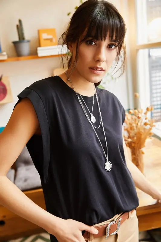 Kadın Siyah Koltuk Altı Parçalı Yarasa T-shirt TSH-19000330-SİYAH - 3