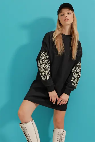 Kadın Siyah Kolu Nakış Baskılı Sweat Elbise ALC-X3095 - TREND ALAÇATI STILI (1)