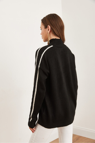 Kadın Siyah Kolu Şerit Saç Örgü Detaylı Oversize Triko KazakKZK-19000898-Siyah - 8