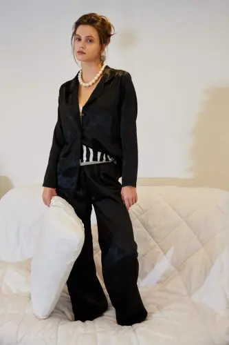 Kadın Siyah Oversize Saten Pijama Takımı - 1