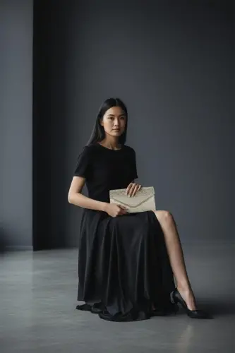 Kadın Siyah Rengi Portföy Çanta Zincirli-Altın Desenli 