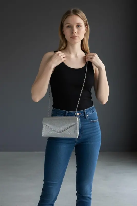 Kadın Siyah Rengi Portföy Çanta Zincirli-Gri Baskılı - 2